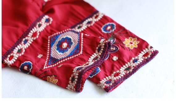 Floral Embroidered Chinese Dress - Image 9