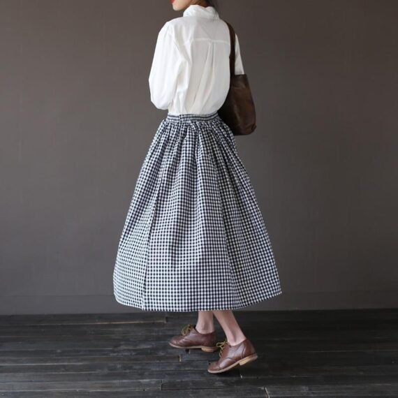Black and White Plaid Vintage Skirt - Image 5