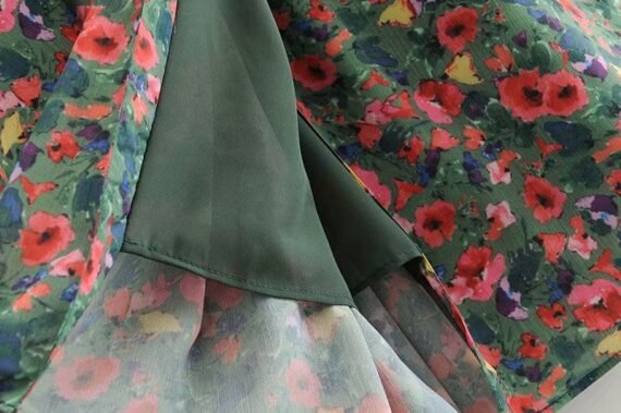 Vintage Floral Pleated Skirt - Image 9